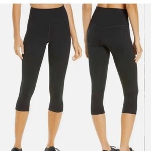 Girlfriend Collective NWT HIGH WAIST CAPRI LEGGINGS IN BLACK XXL